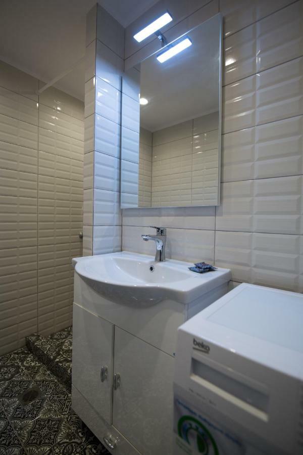 White Lux Apartment For 2 Vipgreece 雅典 外观 照片