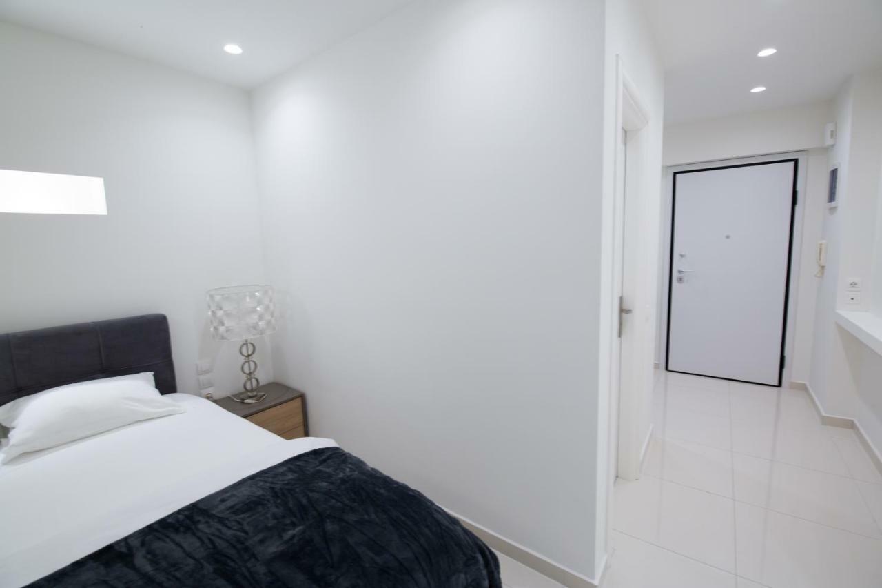 White Lux Apartment For 2 Vipgreece 雅典 外观 照片